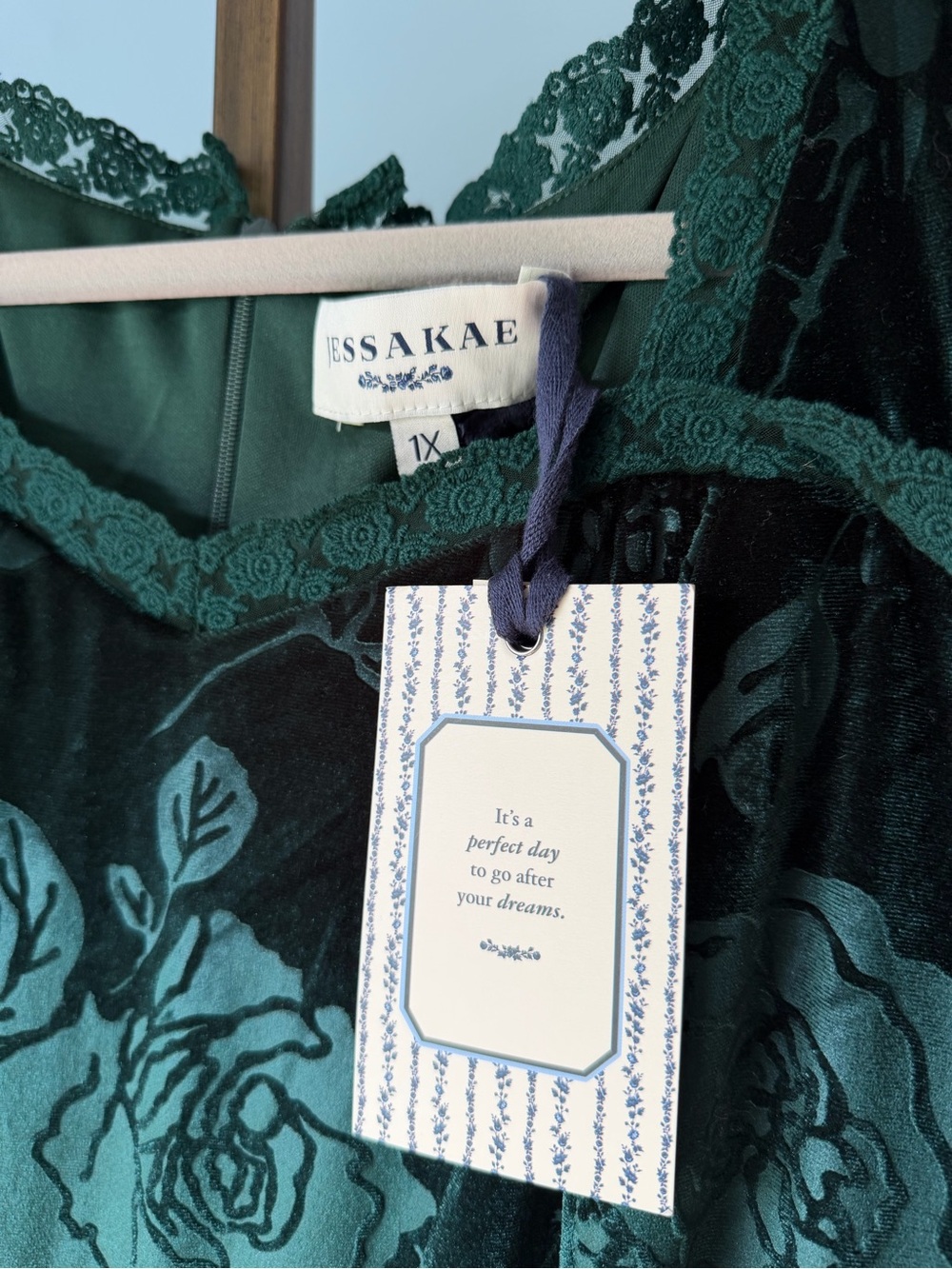 JessaKae nwt Emerald Green Velvet Lace-Trim Dress plus 1x - Picture 3 of 10